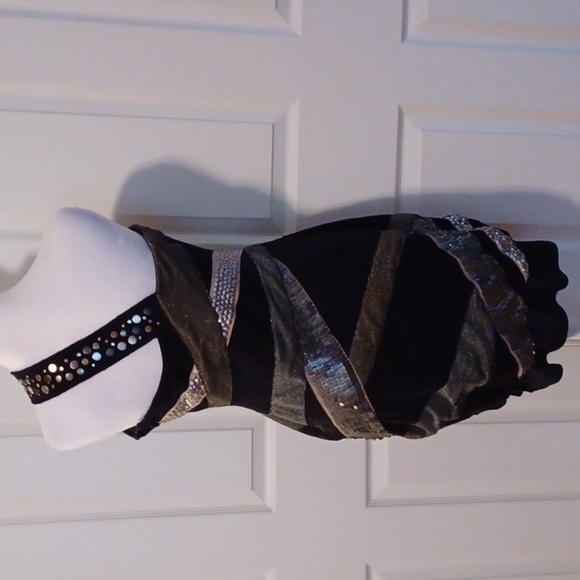 🌺Elegant Black and Gold One-Shoulder Dress - Picture 5 of 11